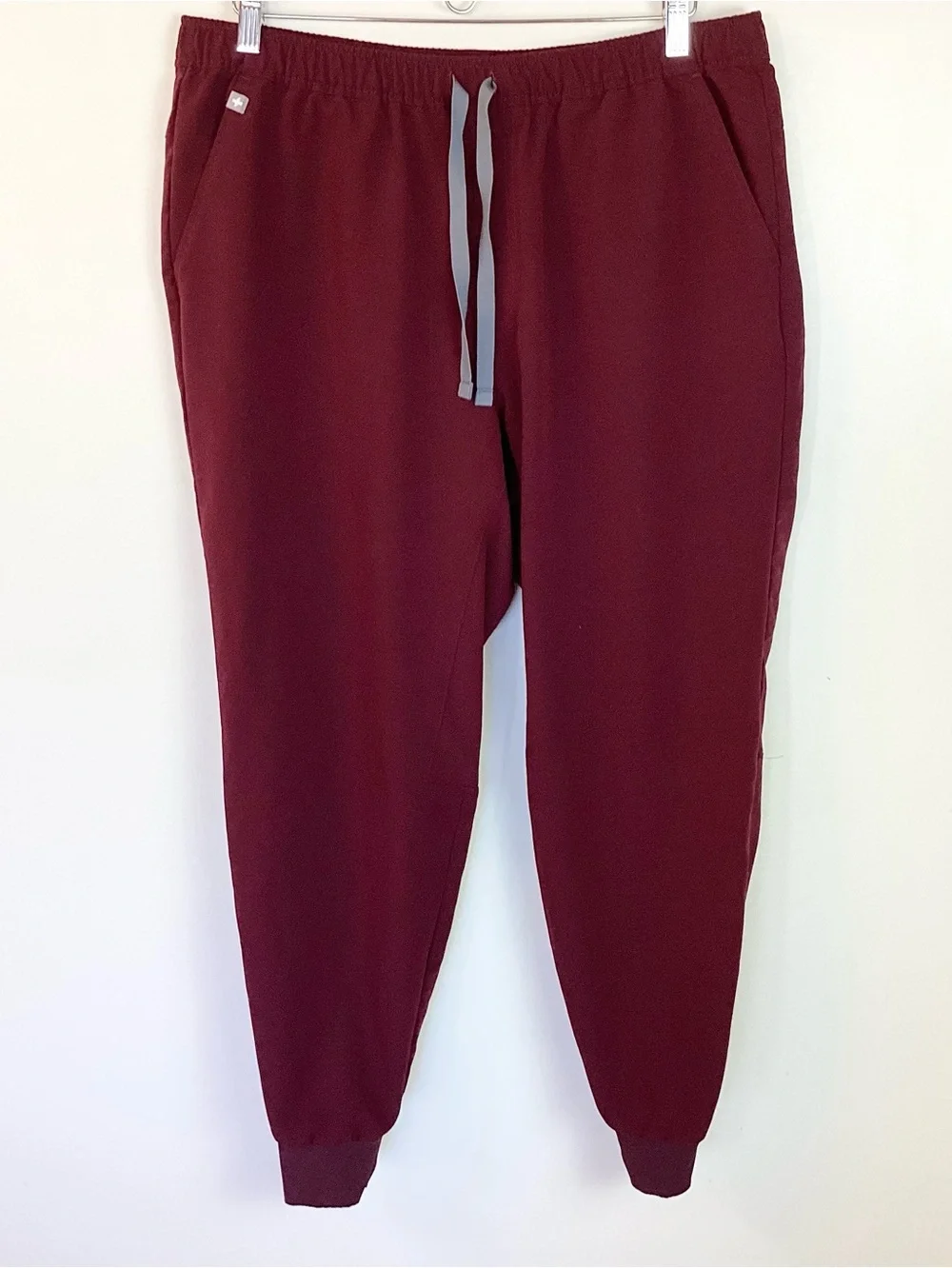 Figs Men’s Tansen Jogger Scrub Pants - Burgundy - XL